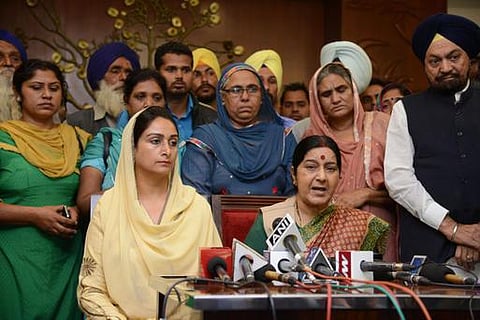 ஐ.எஸ். பிடியில் 42 இந்தியர்கள்: மத்திய அரசு அவசர நடவடிக்கை