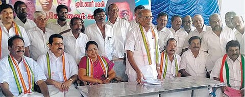 காங்கிரஸ் கட்சி செயல் இழந்துவிட்டது: மூத்த காங்கிரஸ் தலைவர் எஸ்.ஆர்.பி. பேட்டி