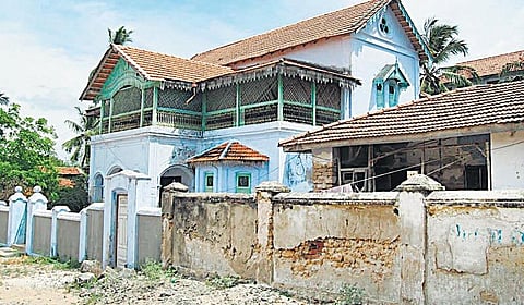 பழைய வீடுகள், புதிய பாடம்