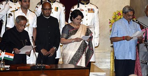 21 புதிய அமைச்சர்கள் பதவியேற்பு: சிவசேனா திடீர் புறக்கணிப்பு; பாஜக-வுடன் மோதல் முற்றுகிறது