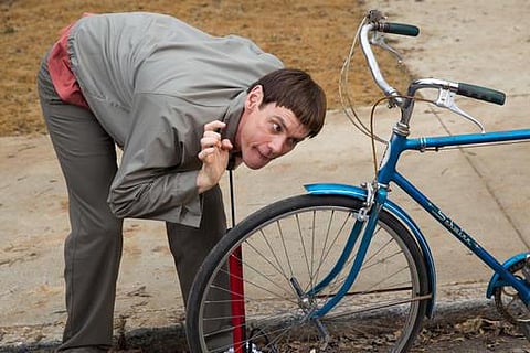 ரசிகையின் தலையை தவறுதலாக மொட்டையடித்த ஜிம் கேரி