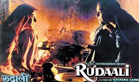 ஓங்கி ஒலித்த பெண் குரல்