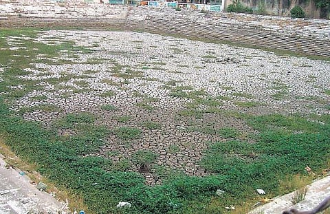 குளங்களைக் கரைசேர்ப்போம்!