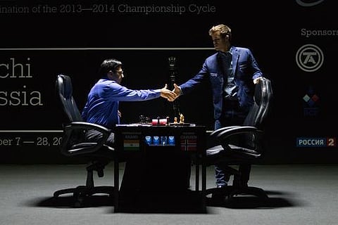 உலக செஸ் போட்டி: ஆனந்தை வீழ்த்தி கார்ல்சன் மீண்டும் சாம்பியன்