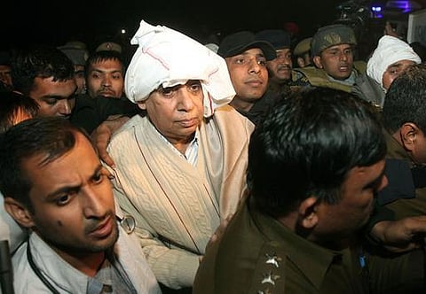 ராம்பால் ஆசிரமத்தில் ஆயுதங்கள் கமாண்டோ சீருடைகள் சிக்கின