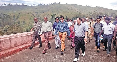 பெரியாறு, பேபி அணைகள் உறுதியாக உள்ளன: மூவர் குழு தலைவர் எல்.ஏ.வி.நாதன் தகவல்