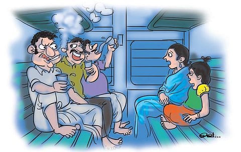 தொடரும் மது, புகை, ஈவ்டீஸிங் தொந்தரவுகள்: கேள்விக்குறியாகும் ரயில் பயணிகளின் பாதுகாப்பு - உதவிக்கு வராத ‘ஹெல்ப்’லைன், போலீஸார்