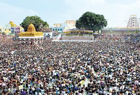பஞ்சமி தீர்த்தத்தில் ஆயிரக்கணக்கானோர் புனித நீராடல்: திருச்சானூர் கோயில் பிரம்மோற்சவம் நிறைவு