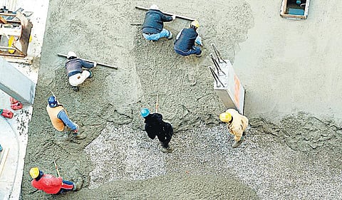வீட்டுப் பணிகளை முழுமையாக்கும் சென்ட்ரிங்