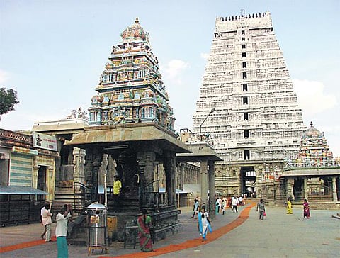 ஒளியை அருளும் அண்ணாமலையார் - கார்த்திகை தீபம்: டிசம்பர் 5