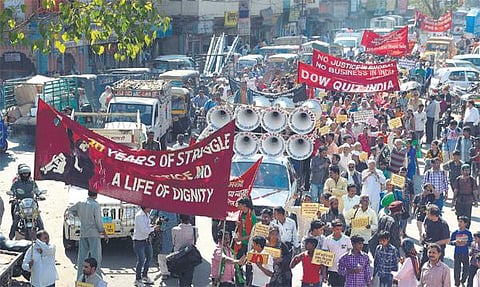 போபால் விஷவாயு விபத்தில் இறந்தவர்களின் எண்ணிக்கை 25 ஆயிரம்: தன்னார்வத் தொண்டு நிறுவனம் தகவல்