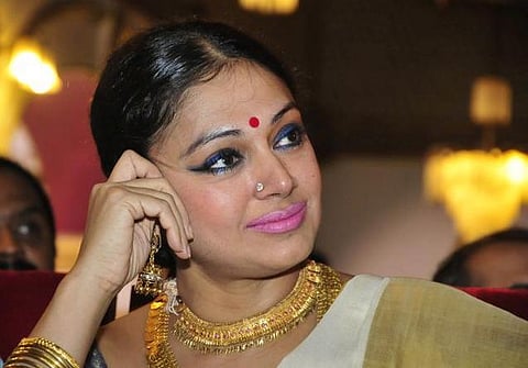 காதல் முத்தம்: ஏன் என்கிறார் ஷோபனா