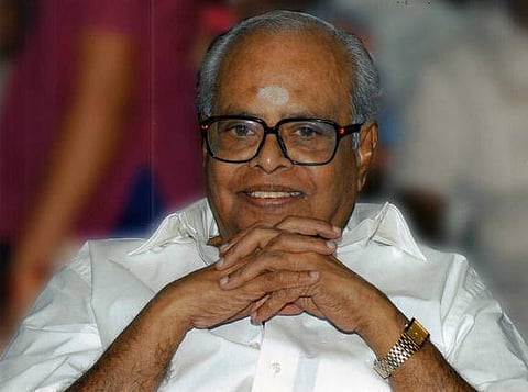 தீவிர சிகிச்சை பிரிவில் இயக்குநர் கே.பாலசந்தர்