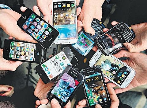 ஸ்மார்ட் போன் அடிமைகள்