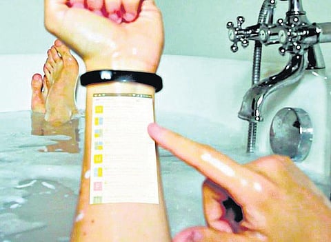 கையிலே தொடுதிரை