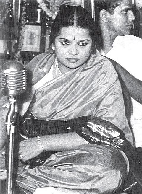 முத்துப்போல முப்பது பாடல்கள்