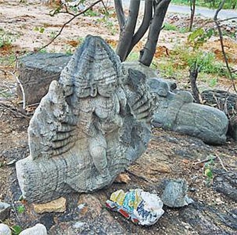 உடுமலை அருகே 600 ஆண்டுகள் பழமை வாய்ந்த 6 முக முருகன் சிலை கண்டெடுப்பு