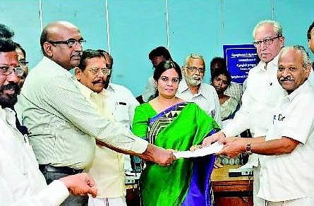 சமரச ஆவணங்களில் தொழிற்சங்கம் கையெழுத்து: பஸ் தொழிலாளர் வேலை நிறுத்த வாபஸால் பஸ்கள் இயக்கம்