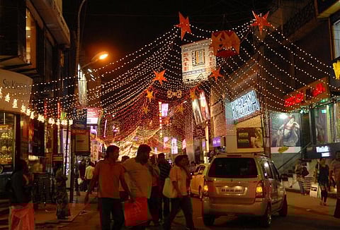 சென்னையில் புத்தாண்டு இரவில் 102 விபத்துகள், 4 பேர் பலி: கோயிலில் ஏற்பட்ட மோதலில் கல்லூரி மாணவர் கொலை