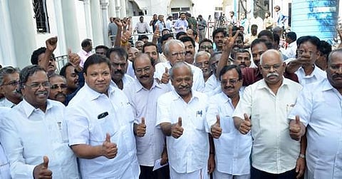 பஸ் ஊழியர்கள் ஊதிய உயர்வு பேச்சுவார்த்தைக்கு குழு அமைப்பு