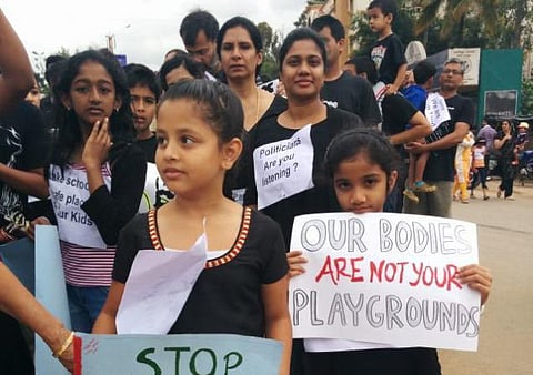 உ.பி.யில் கொடூரம்: போலீஸால் கடத்தப்பட்டு காவல் நிலையத்தில் சிறுமி பலாத்காரம்