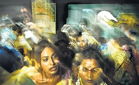 கேமரா காதல் தந்த பரிசு