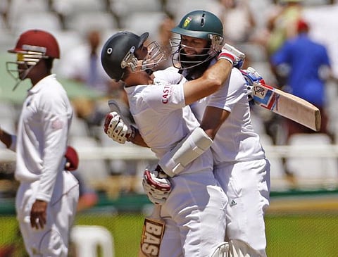 மேற்கிந்திய தீவுகளை வீழ்த்தி டெஸ்ட் முதலிடத்தைத் தக்க வைத்தது தென் ஆப்பிரிக்கா