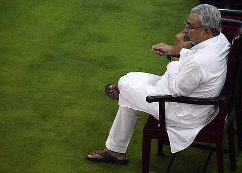 வீழ்கிறாரா நிதீஷ் குமார்?