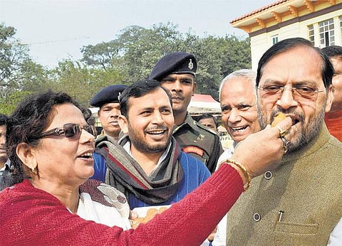 பிஹாரில் 4 எம்.எல்.ஏ.க்கள் நீக்கத்துக்கு தடை: சபாநாயகர் உத்தரவுக்கு எதிராக நீதிமன்றம் உத்தரவு