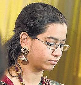 மேடையில் ஒலித்த தமிழிசை!