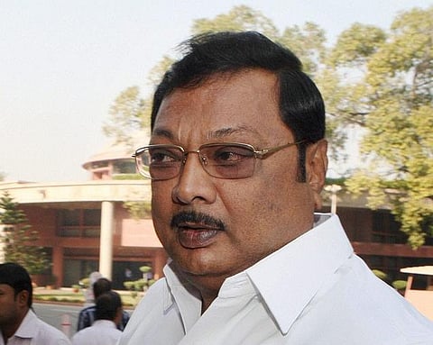 திமுகவில் சேர்க்க ஸ்டாலின் எதிர்ப்பு: தயாளுவை சந்தித்தார் அழகிரி - பின்வாசல் வழியாக வந்தார்