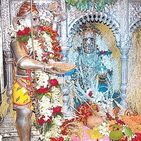 அன்னம் பாலிக்கும் அன்னபூரணி