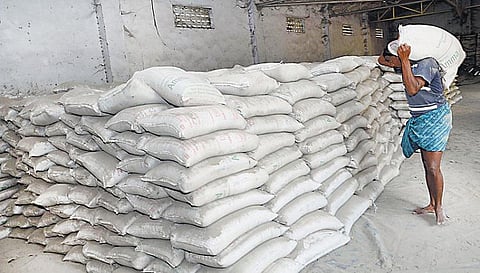 அம்மா சிமெண்ட் யாருக்கு வரப்பிரசாதம்?