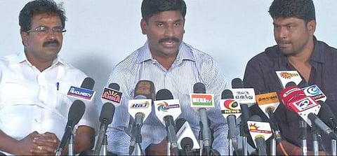 ‘லிங்கா’ பட விவகாரம்: ரஜினிகாந்த் தலையிடாவிட்டால் சாகும் வரை உண்ணாவிரதம்- விநியோகஸ்தர்கள் அறிவிப்பு