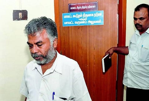 ‘...எழுத்தாளன் செத்துவிட்டான்!’