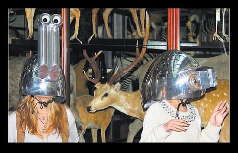 உலக மசாலா: ஹெல்மெட் கண்களும் விலங்குகளின் கண்களும்