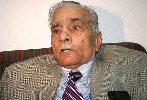 கிரண் பேடி முதல்வரானால் ஊழலற்ற ஆட்சி அமையும்: சாந்தி பூஷண் கருத்தால் சலசலப்பு