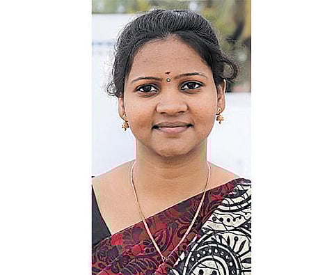 புதிய ஆப்ஸ்: அசத்திய மதுரை மாணவிகள்