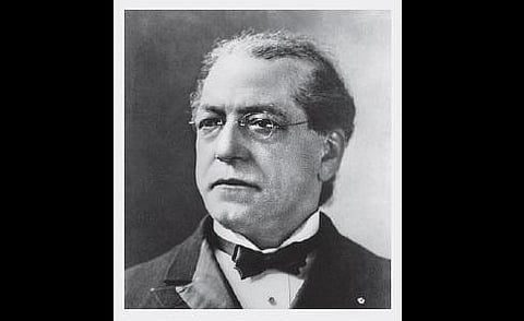 சாமுவேல் கோம்பர்ஸ் 10