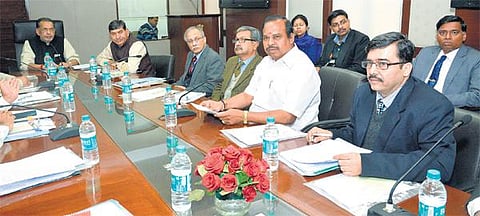 திருத்தப்பட்ட தேசிய பயிர் காப்பீடுத் திட்டம் வேண்டாம்: மத்திய அரசுக்கு தமிழக அரசு கோரிக்கை