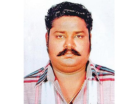 வழக்கறிஞர் சங்கத் தேர்தலில் வன்முறை - எழும்பூரில் ஆயுதங்களுடன் மோதல்: இளம் வழக்கறிஞர் கொலை