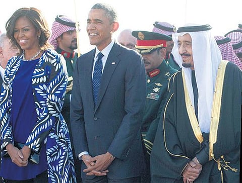 விவாதம்: பெண்களைத் துரத்தும் ஆடைக் கட்டுப்பாடு