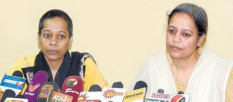 புதுச்சேரியில் 3 பெண்கள் தற்கொலை விவகாரம்: சட்டரீதியான நடவடிக்கை எடுப்பது குறித்து ஆலோசனை - உயிர் தப்பிய ஆசிரம சகோதரிகள் பேட்டி