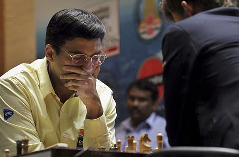 முக்கியக் கட்டத்தில் தவறு செய்த ஆனந்த் மீண்டும் கார்ல்சனிடம் தோல்வி