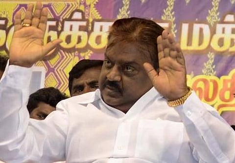 சமூக வலைதளங்களில் விஜயகாந்த் தரக்குறைவாக விமர்சிக்கப்படுகிறார்: சென்னை போலீஸ் கமிஷனரிடம் தேமுதிகவினர் புகார்