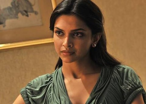 ஏஐபி நாக் அவுட் தொலைக்காட்சி நிகழ்ச்சி விவகாரம்: தீபிகா படுகோனே உட்பட பாலிவுட் பிரபலங்கள் மீது வழக்கு