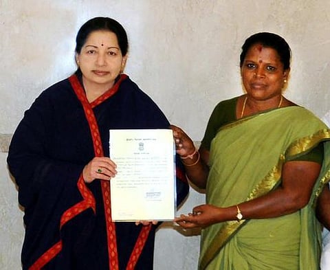 சட்டப் பேரவை உறுப்பினராக பதவியேற்றுக் கொண்டார் எஸ்.வளர்மதி