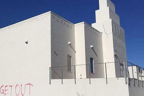 அமெரிக்காவில் இந்து கோயில் மீது மர்ம நபர்கள் தாக்குதல்