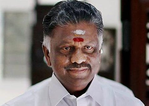 கோட்சே சிலை விவகாரம்: தமிழக அரசு கூர்ந்து கவனிப்பதாக முதல்வர் ஓ.பன்னீர்செல்வம் தகவல்