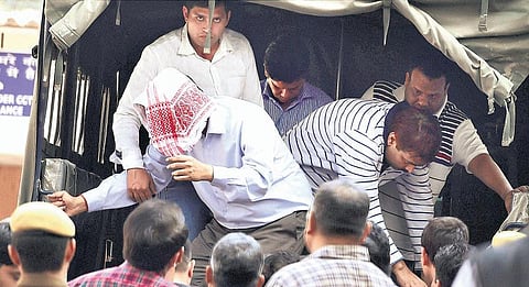 எரிசக்தி துறையில் நடந்த ரூ.10 ஆயிரம் கோடி ஊழலை மறைக்க முயற்சி? - ஆவணத் திருட்டு வழக்கில் கைதானவரின் குற்றச்சாட்டால் பரபரப்பு